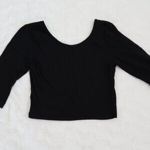 Black Quarter Sleeve Crop Top